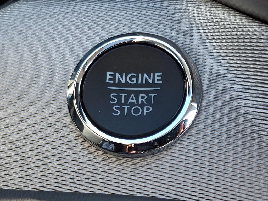 new 2025 Ford Explorer car, priced at $50,555