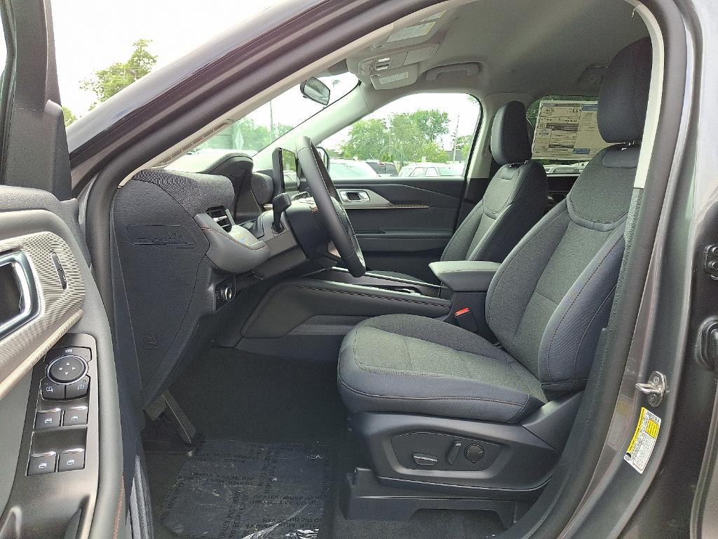 new 2025 Ford Explorer car, priced at $44,345
