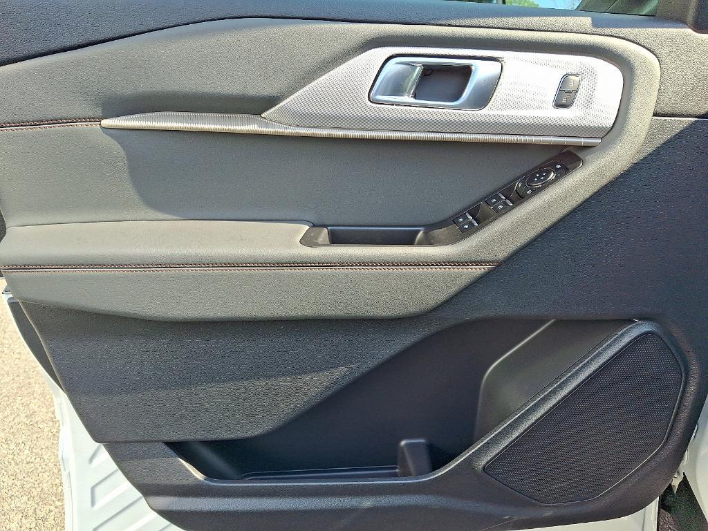 new 2025 Ford Explorer car, priced at $45,140