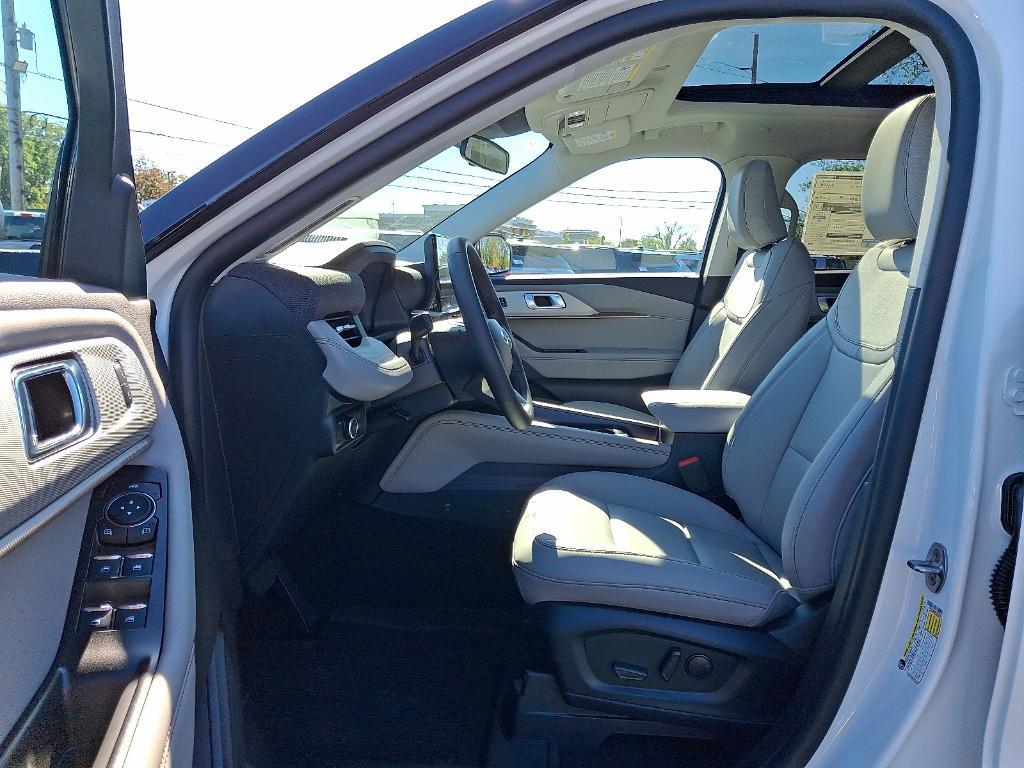 new 2025 Ford Explorer car, priced at $51,765