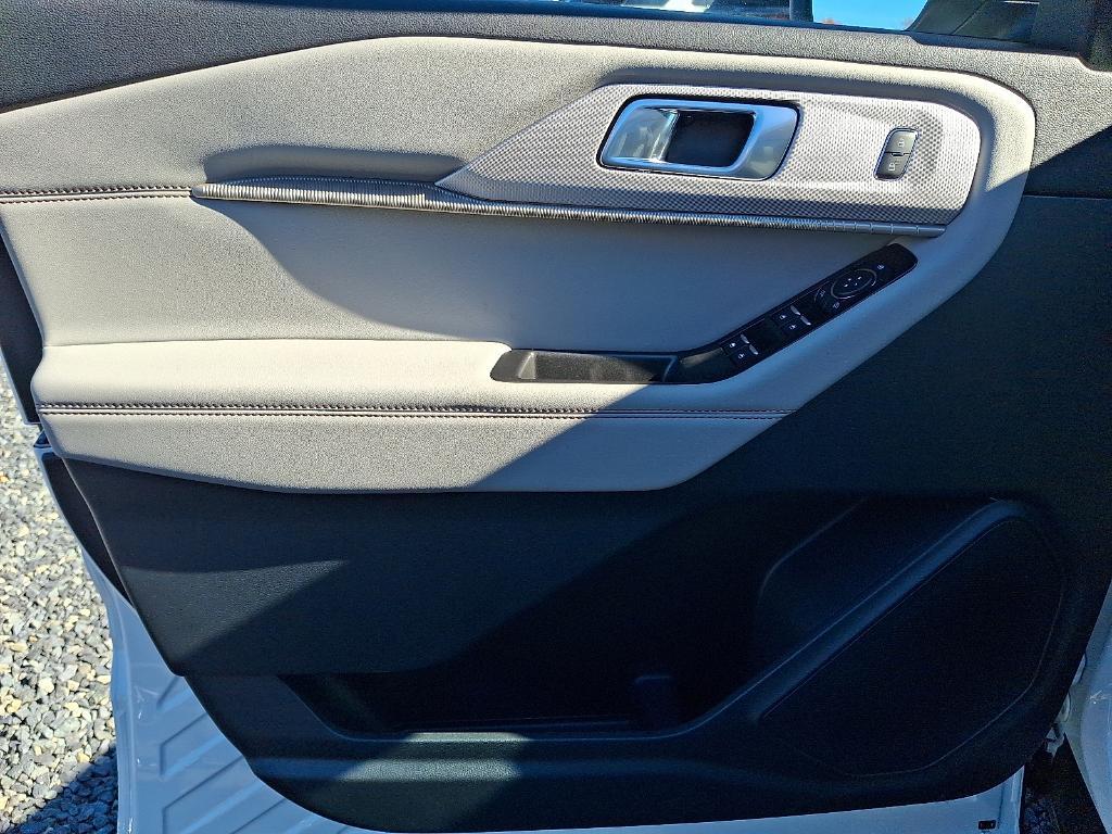 new 2025 Ford Explorer car, priced at $51,765