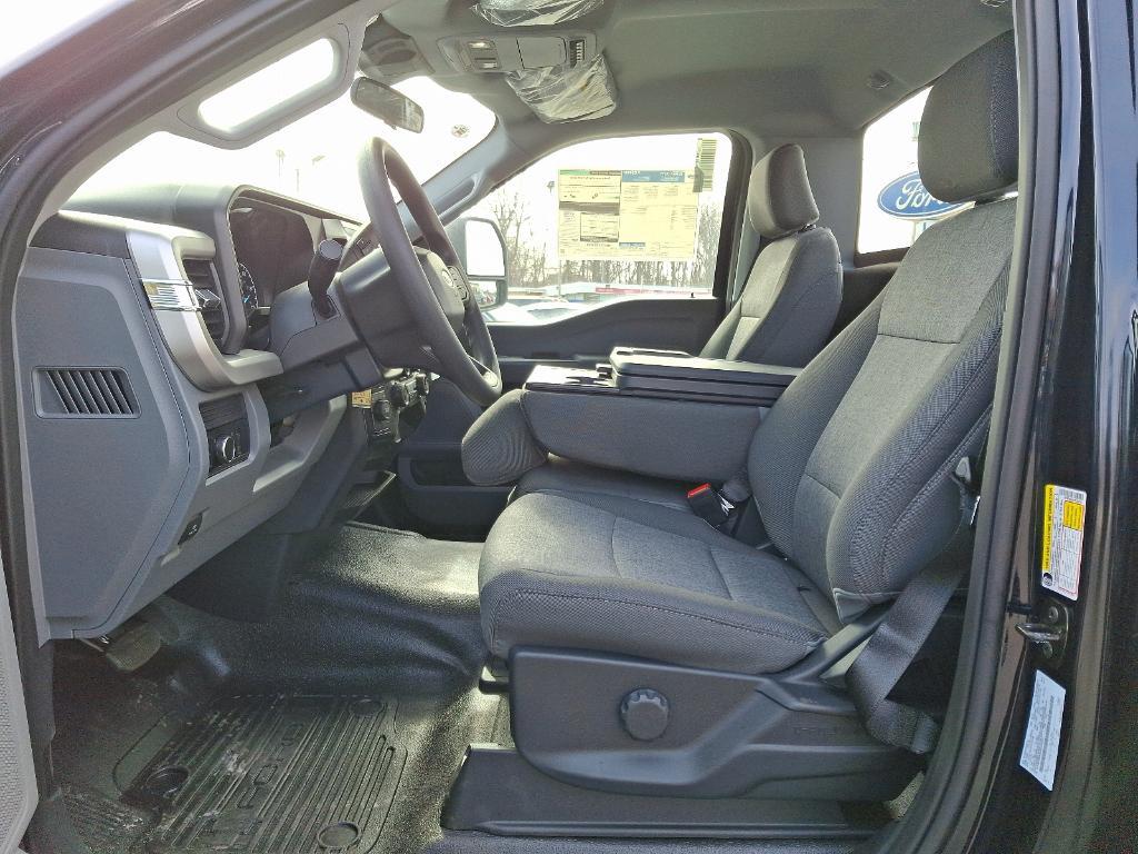 new 2025 Ford F-250 car, priced at $51,890