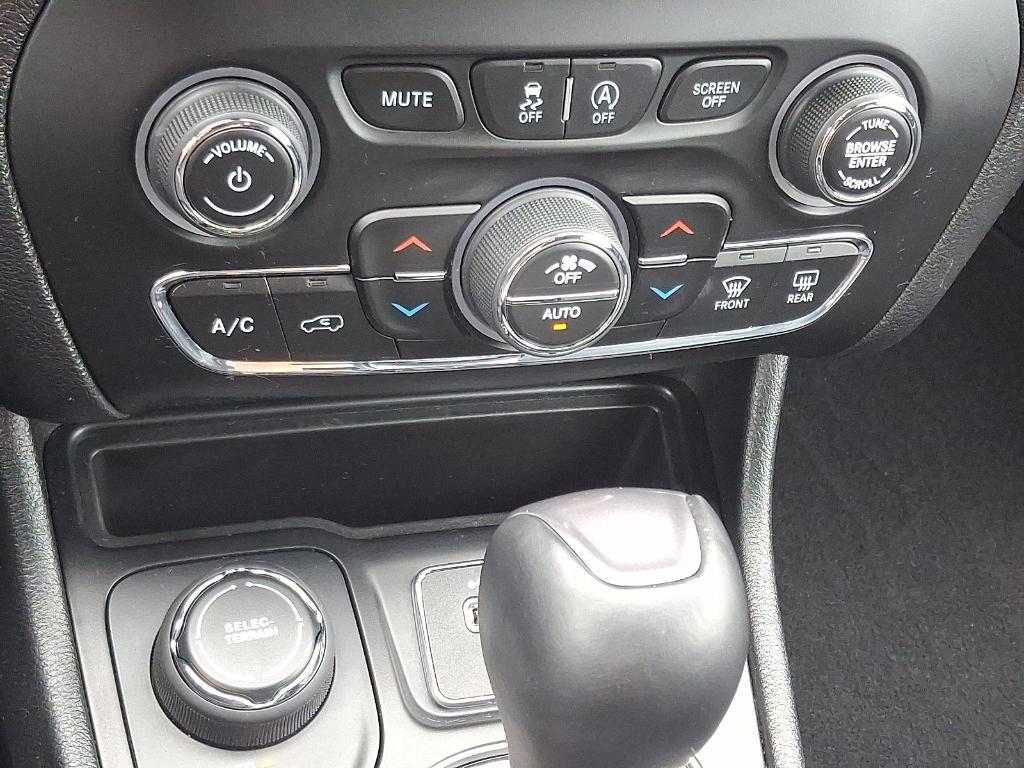 used 2020 Jeep Cherokee car, priced at $21,995