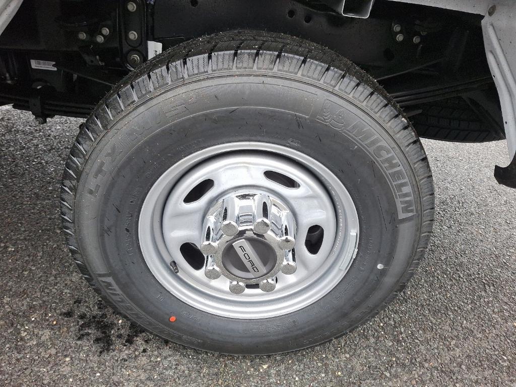 new 2025 Ford F-250 car, priced at $70,470