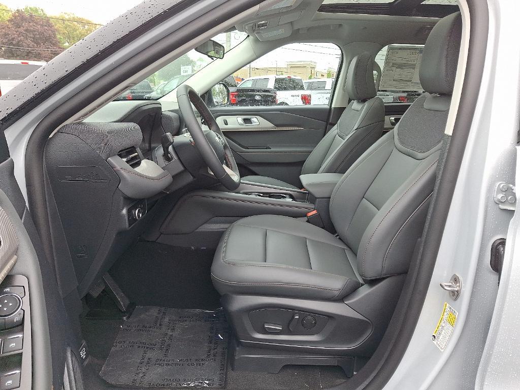 new 2025 Ford Explorer car, priced at $49,900