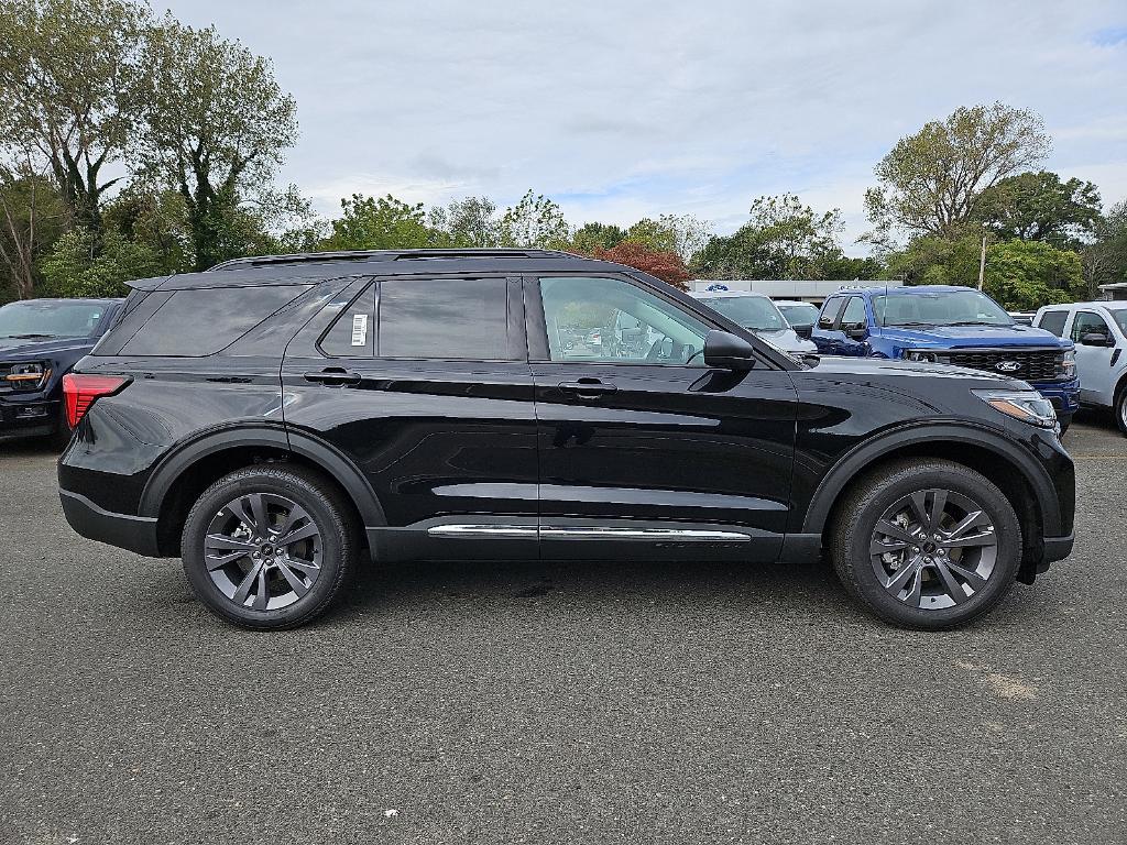 new 2025 Ford Explorer car, priced at $49,060