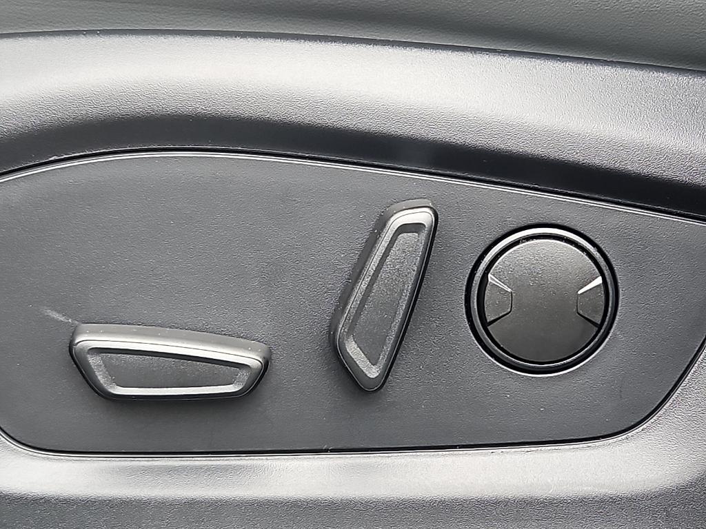 new 2025 Ford Explorer car, priced at $49,060
