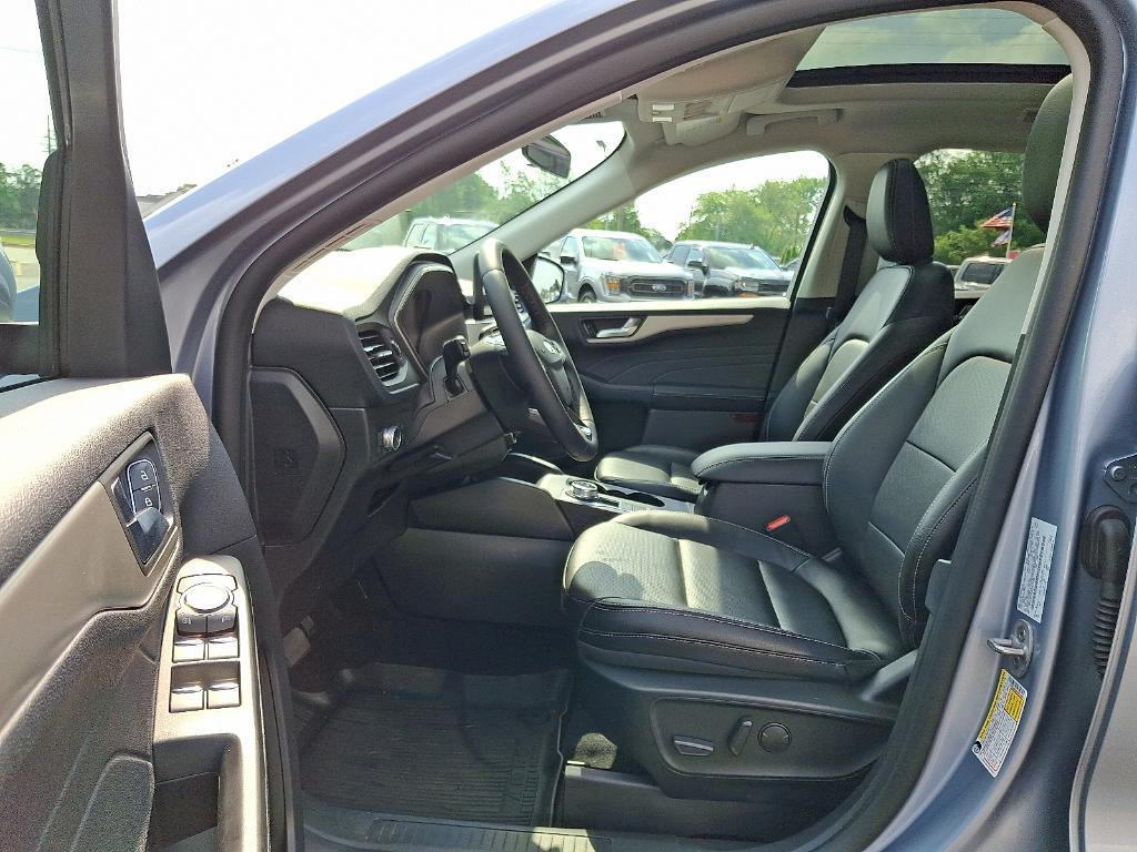 used 2022 Ford Escape car, priced at $25,995