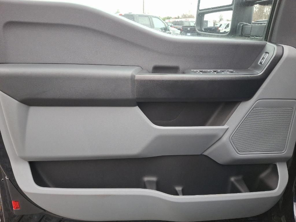 new 2025 Ford F-250 car, priced at $56,220