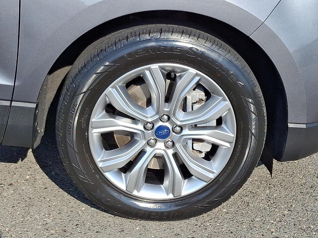used 2022 Ford Edge car, priced at $28,395