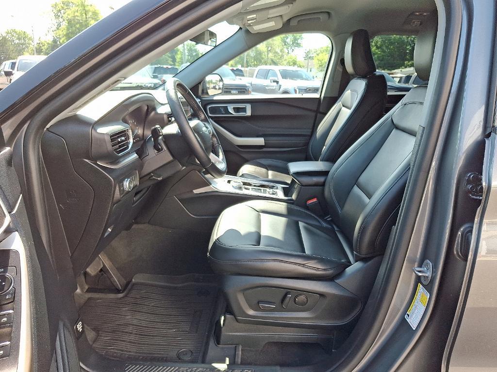 used 2022 Ford Explorer car, priced at $31,995