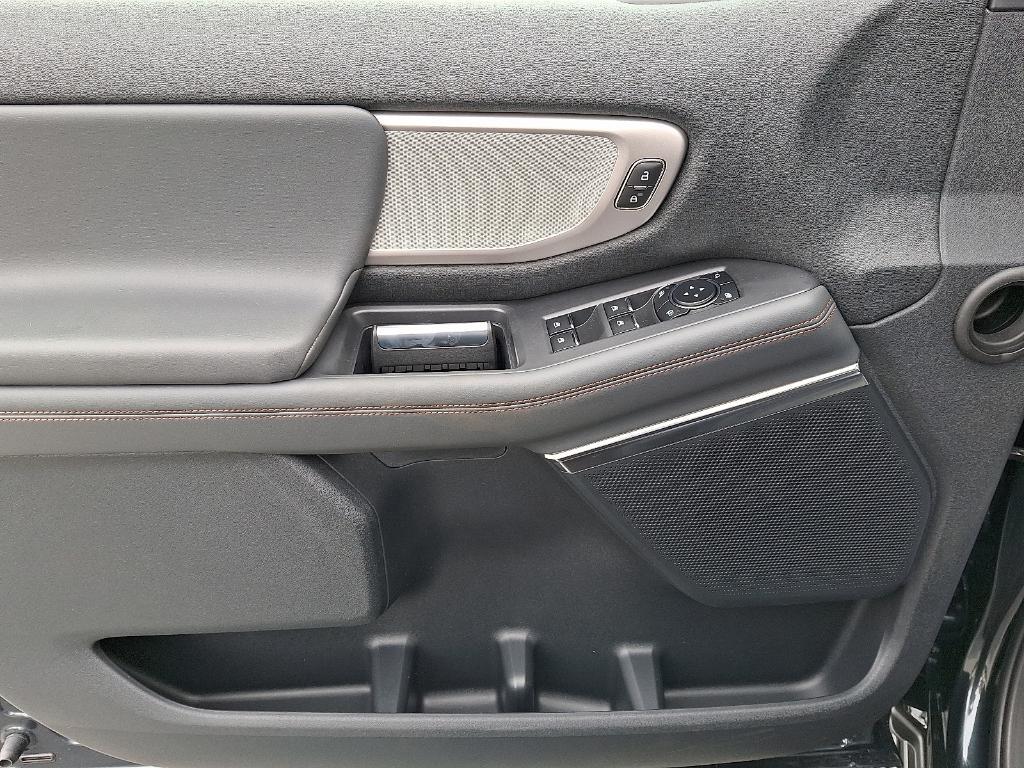 new 2025 Ford Expedition car, priced at $73,465