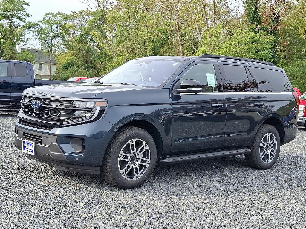 new 2025 Ford Expedition car, priced at $73,465