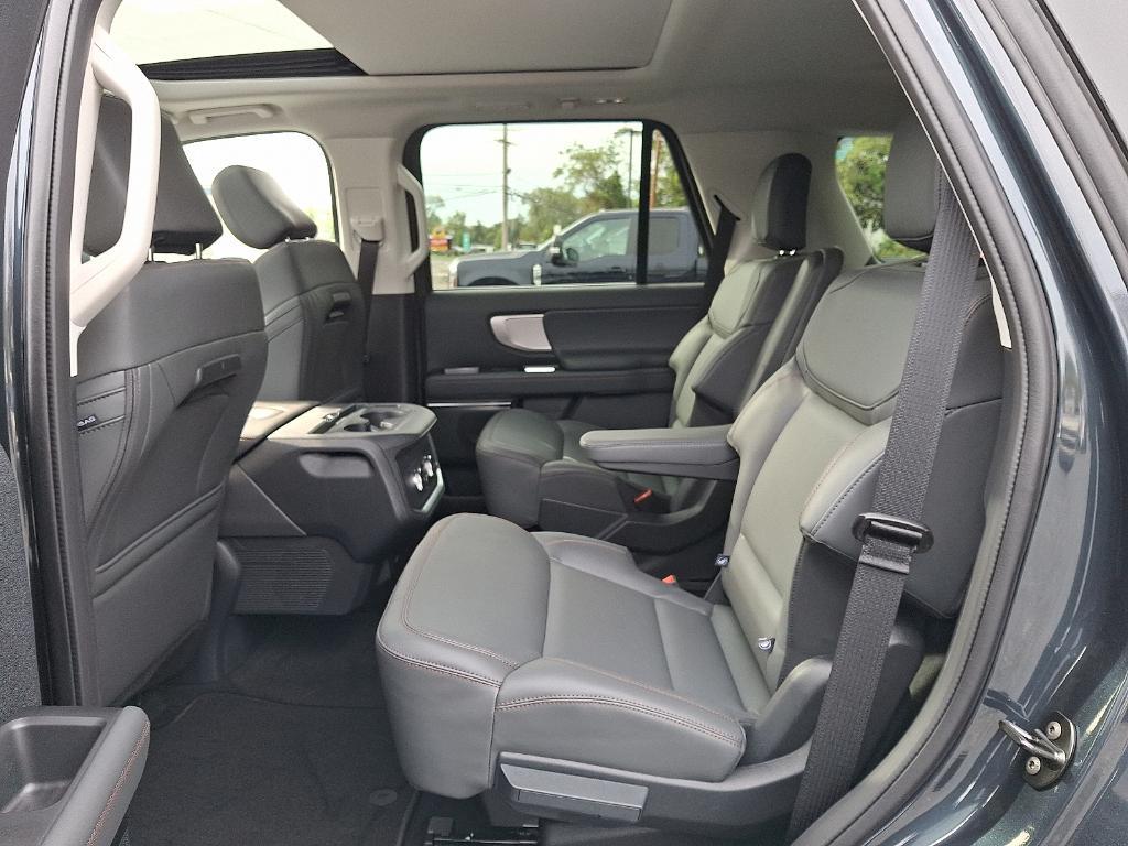 new 2025 Ford Expedition car, priced at $73,465