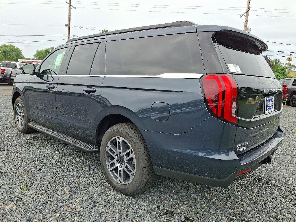 new 2025 Ford Expedition Max car, priced at $76,270