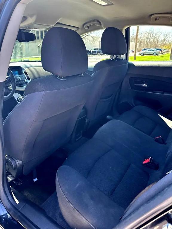 used 2015 Chevrolet Cruze car, priced at $5,500