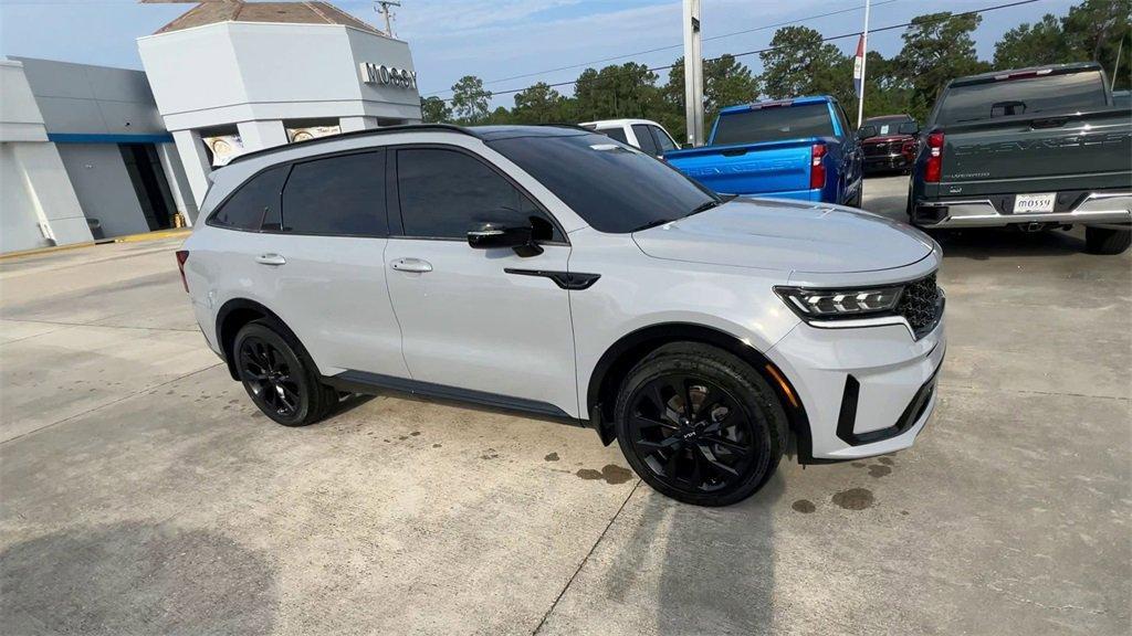 used 2022 Kia Sorento car, priced at $27,357