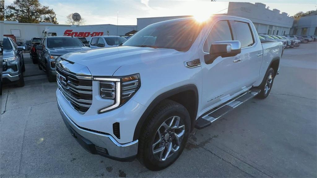 new 2025 GMC Sierra 1500 car, priced at $59,000