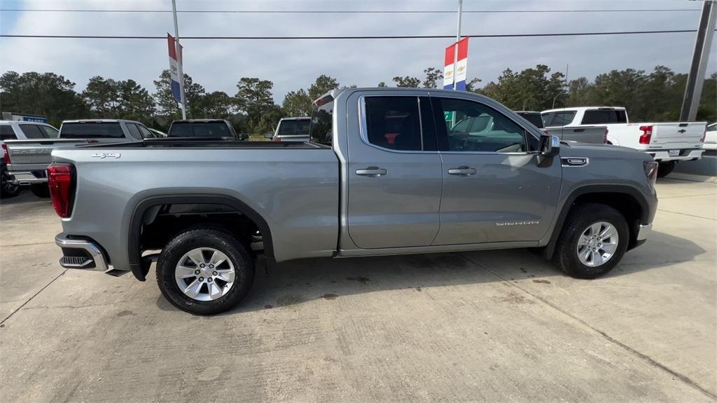 new 2025 GMC Sierra 1500 car, priced at $49,240