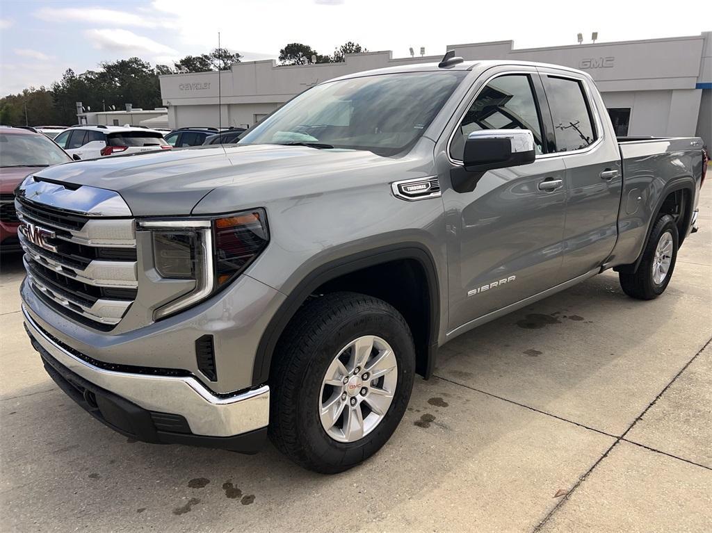 new 2025 GMC Sierra 1500 car, priced at $49,240