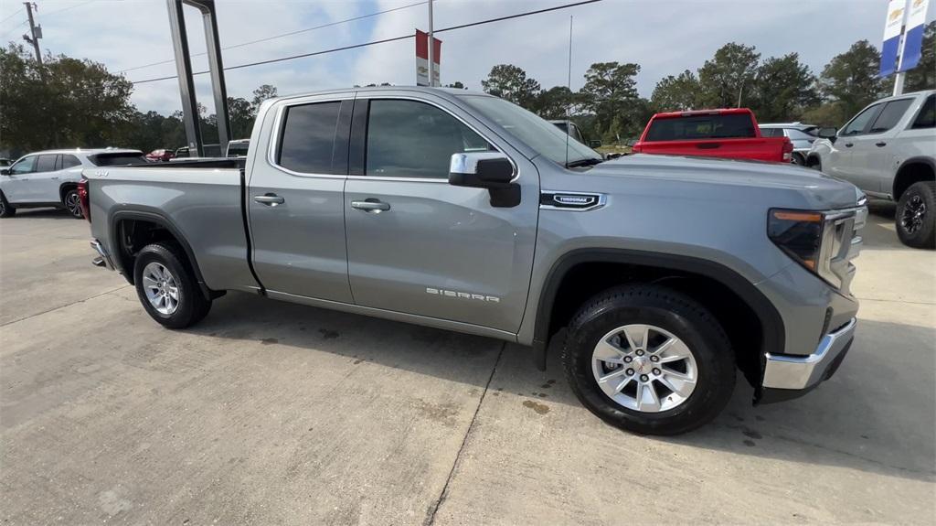 new 2025 GMC Sierra 1500 car, priced at $49,240