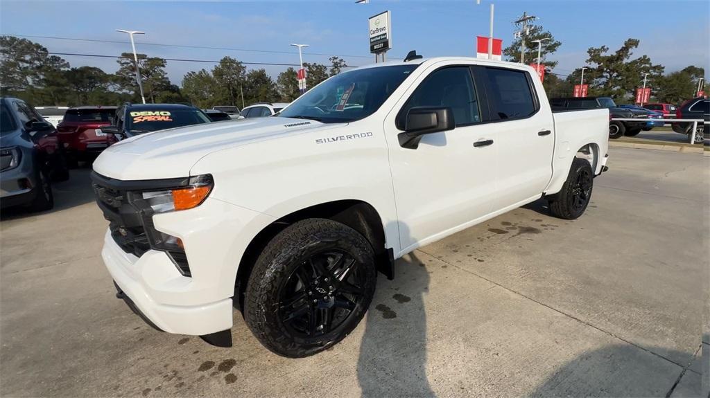 new 2025 Chevrolet Silverado 1500 car, priced at $40,390