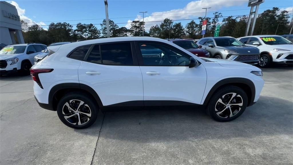 new 2025 Chevrolet Trax car