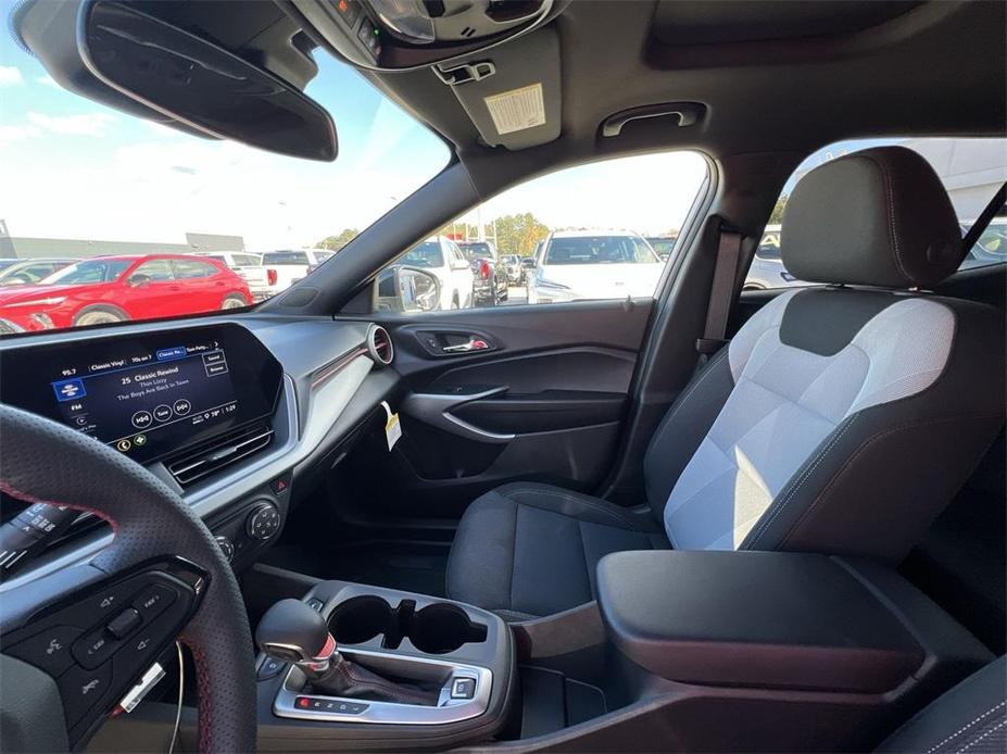 new 2025 Chevrolet Trax car