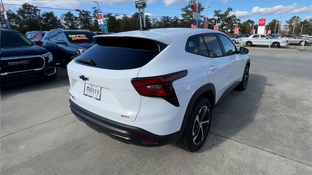 new 2025 Chevrolet Trax car