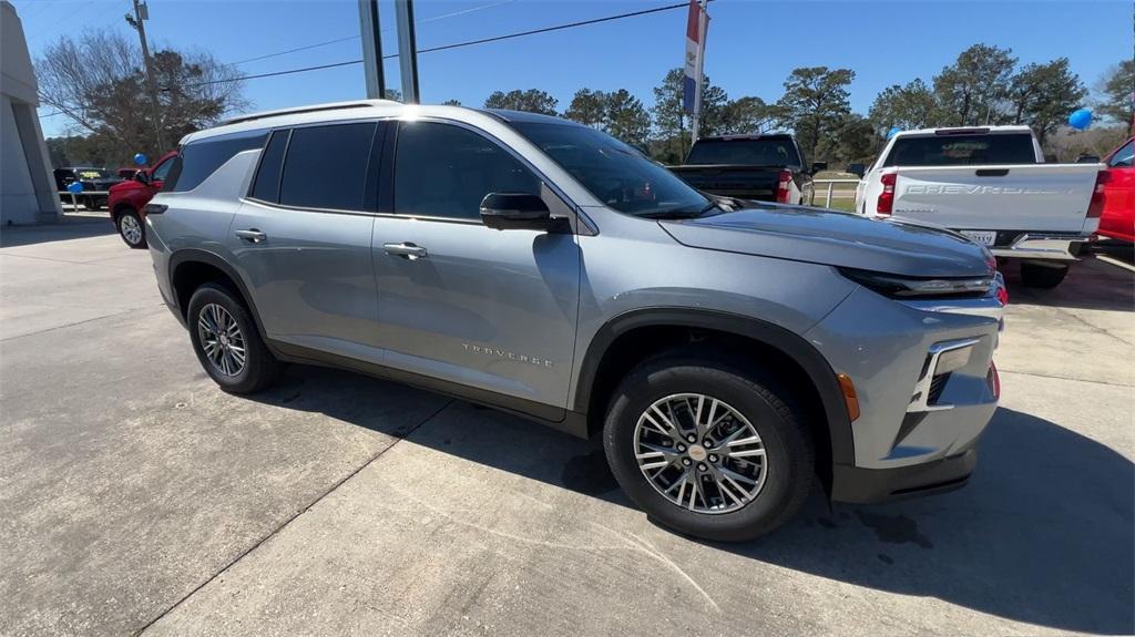 new 2024 Chevrolet Traverse car, priced at $37,395