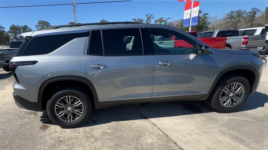 new 2024 Chevrolet Traverse car, priced at $37,395