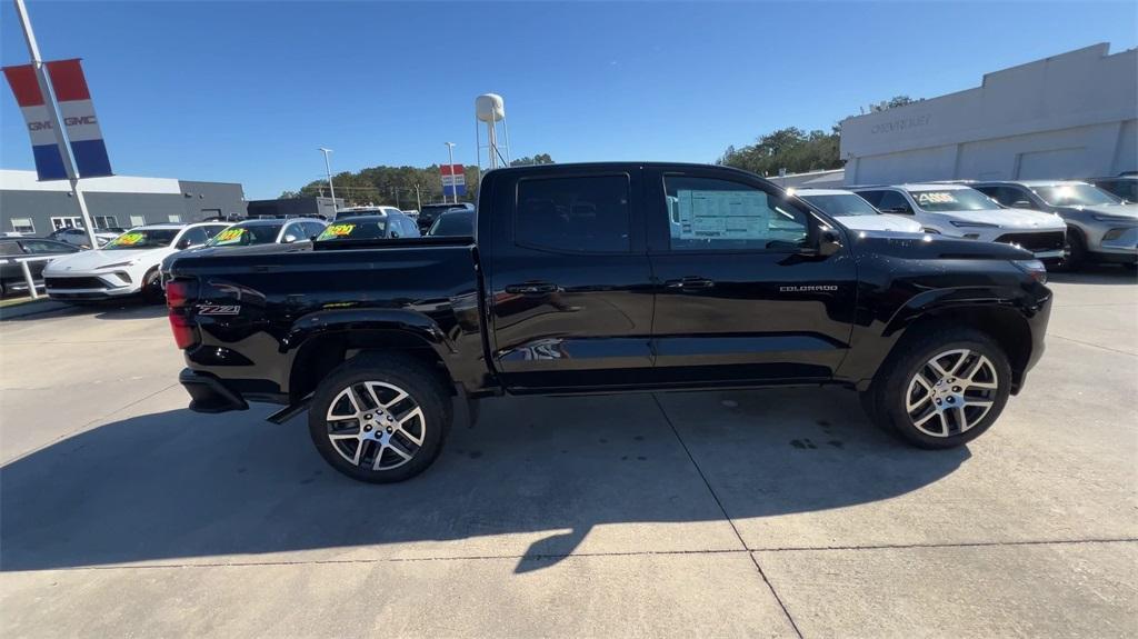 new 2024 Chevrolet Colorado car, priced at $45,425