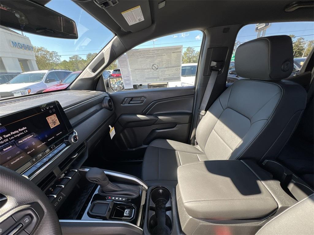 new 2024 Chevrolet Colorado car, priced at $29,565