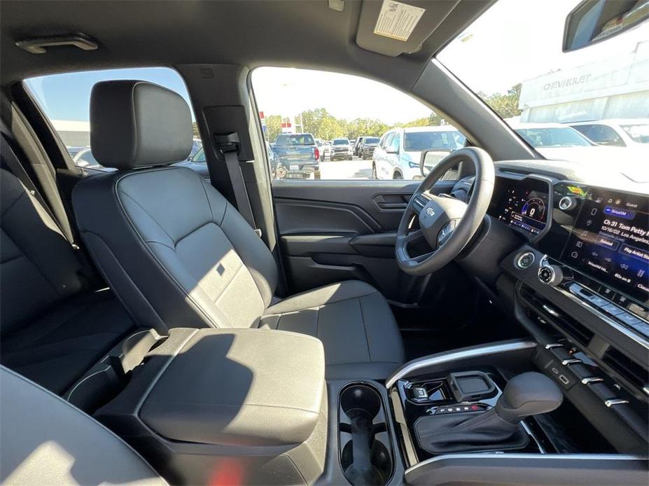 new 2024 Chevrolet Colorado car, priced at $29,565