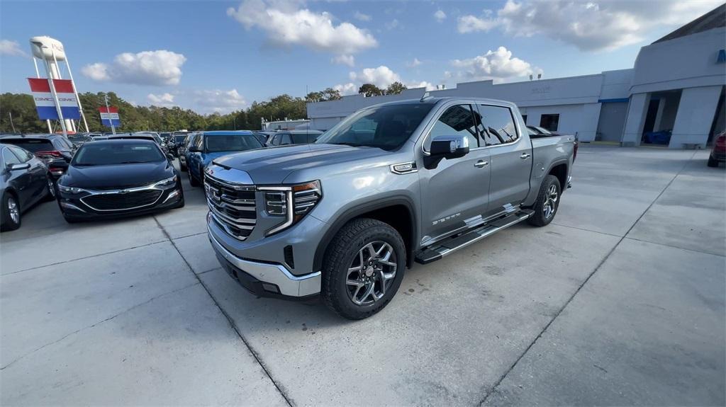 new 2025 GMC Sierra 1500 car, priced at $58,575