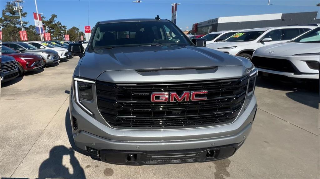 new 2025 GMC Sierra 1500 car, priced at $57,035