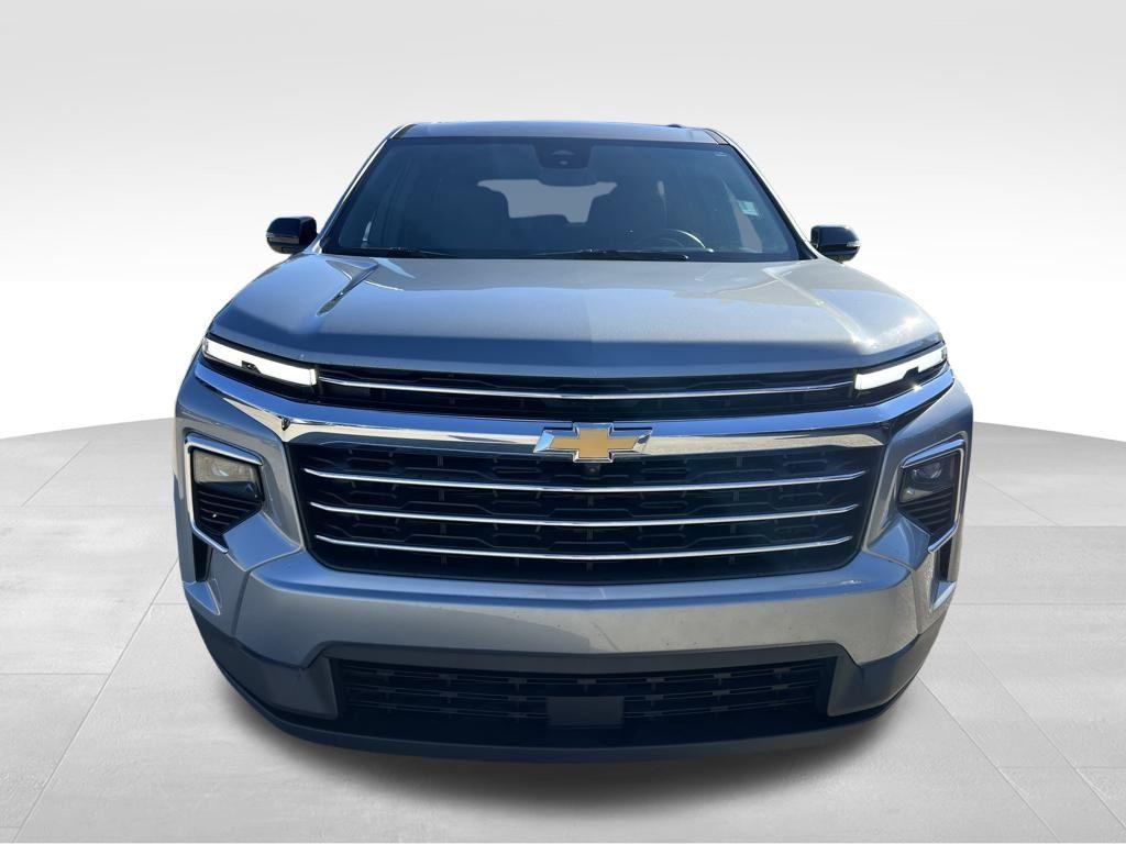 used 2024 Chevrolet Traverse car, priced at $32,998