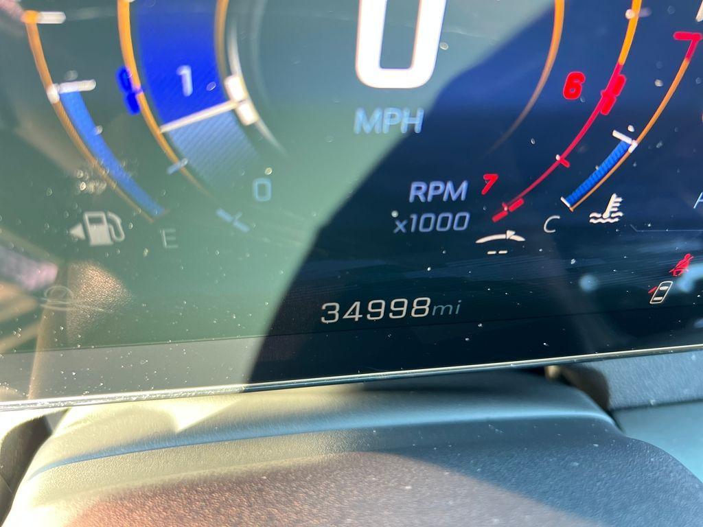 used 2024 Chevrolet Traverse car, priced at $32,998