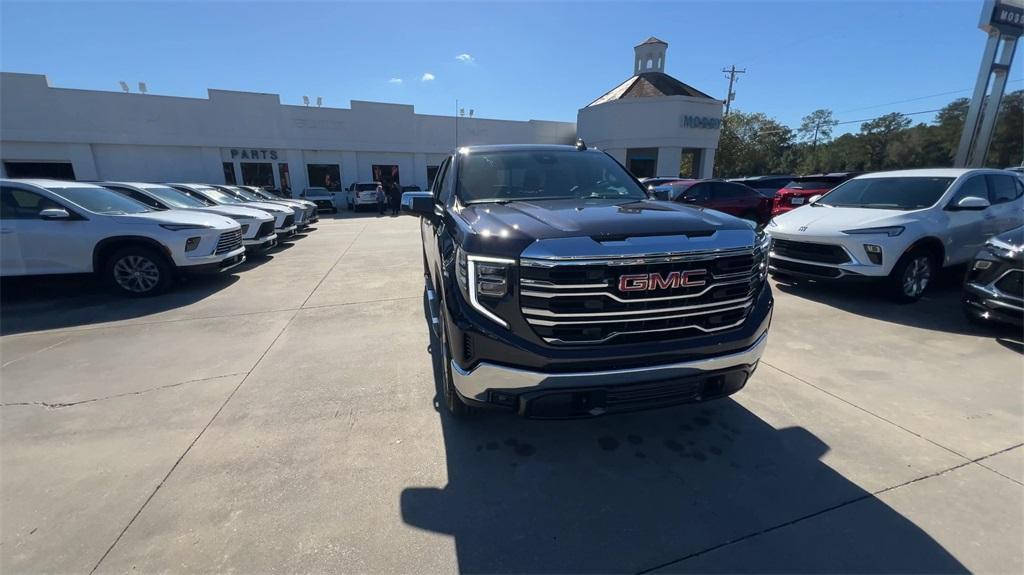 new 2025 GMC Sierra 1500 car, priced at $57,295