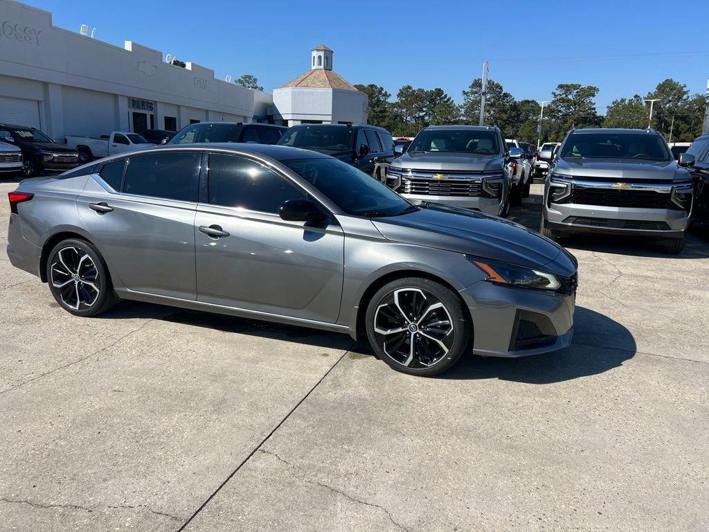 used 2023 Nissan Altima car, priced at $21,847