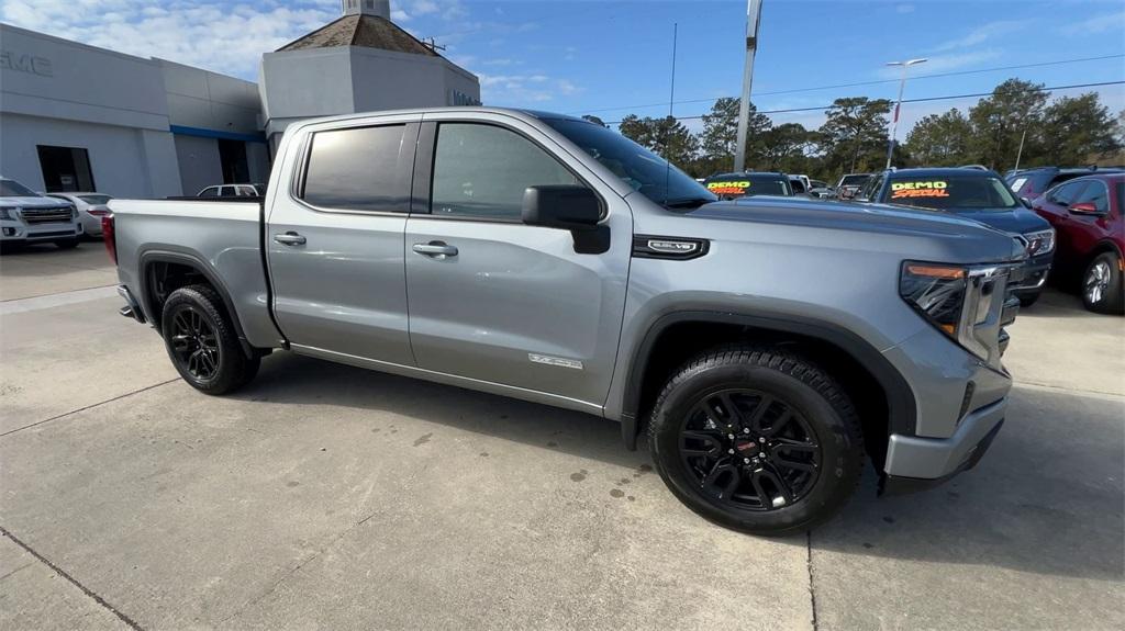 new 2025 GMC Sierra 1500 car, priced at $52,685