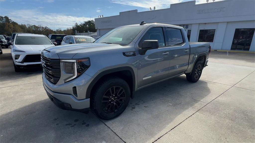 new 2025 GMC Sierra 1500 car, priced at $52,685