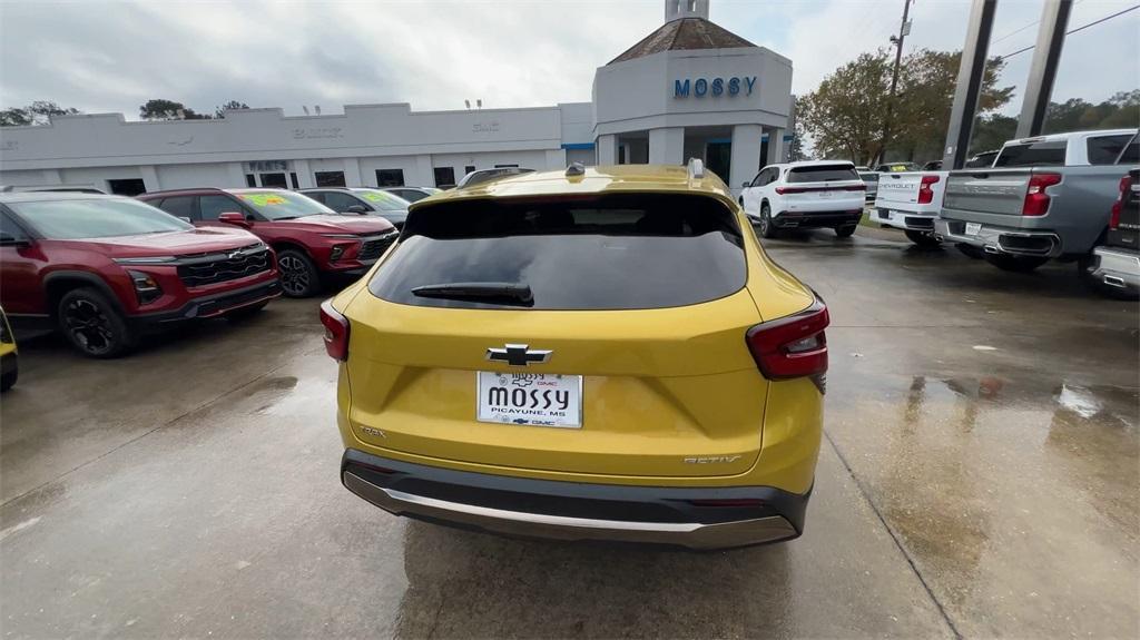 new 2025 Chevrolet Trax car, priced at $26,585