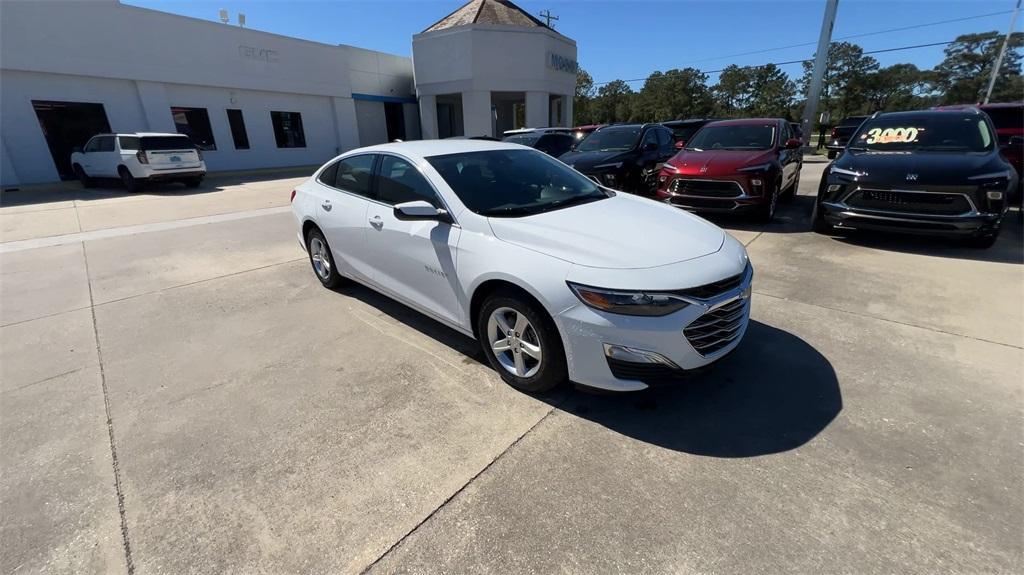 new 2025 Chevrolet Malibu car, priced at $22,995