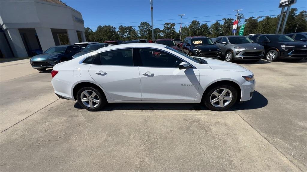 new 2025 Chevrolet Malibu car, priced at $22,995