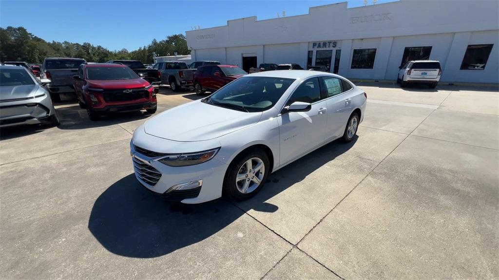 new 2025 Chevrolet Malibu car, priced at $22,995