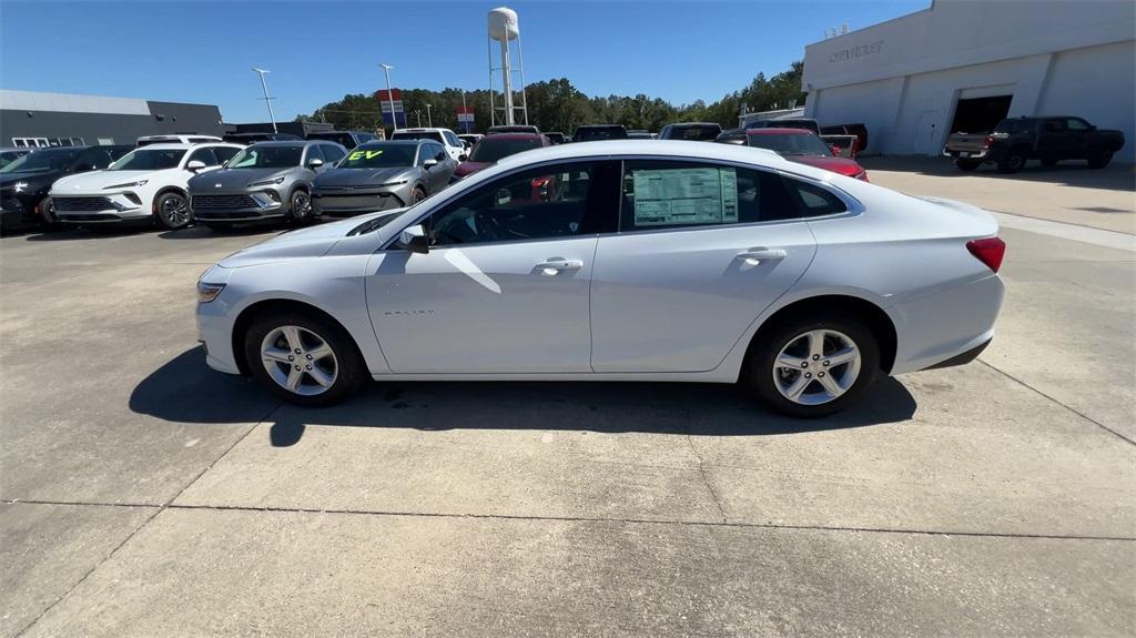 new 2025 Chevrolet Malibu car, priced at $22,995