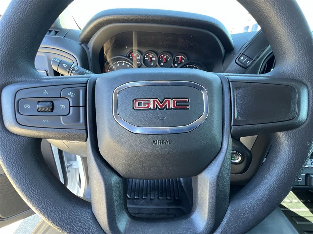 new 2025 GMC Sierra 1500 car, priced at $42,945