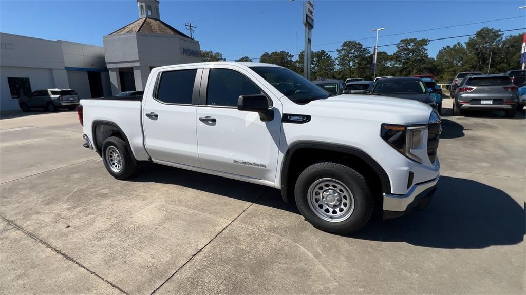 new 2025 GMC Sierra 1500 car, priced at $42,945