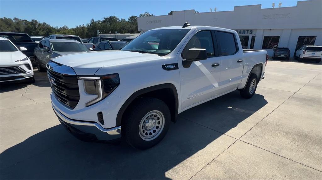 new 2025 GMC Sierra 1500 car, priced at $42,945